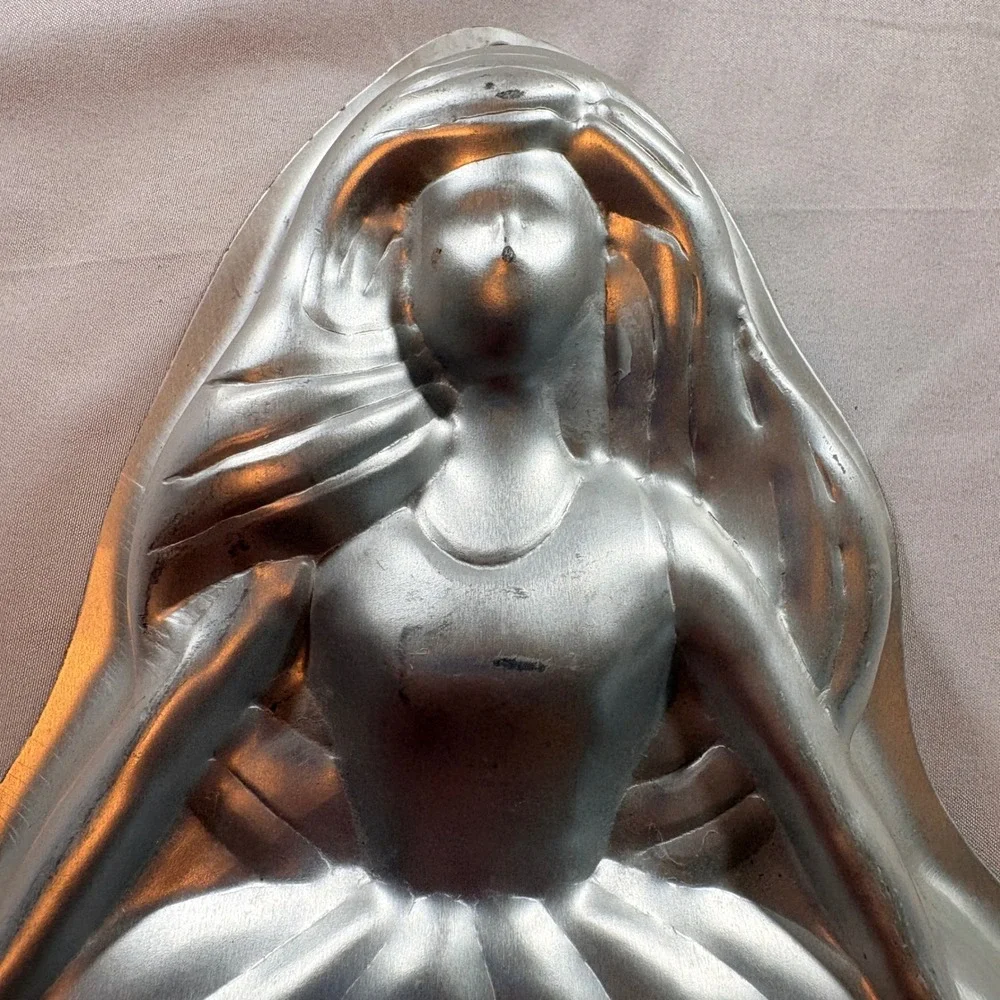 Wilton Barbie Princess Dress Cake Pan 1995 Mattel Aluminum Doll Mold 2105-3500